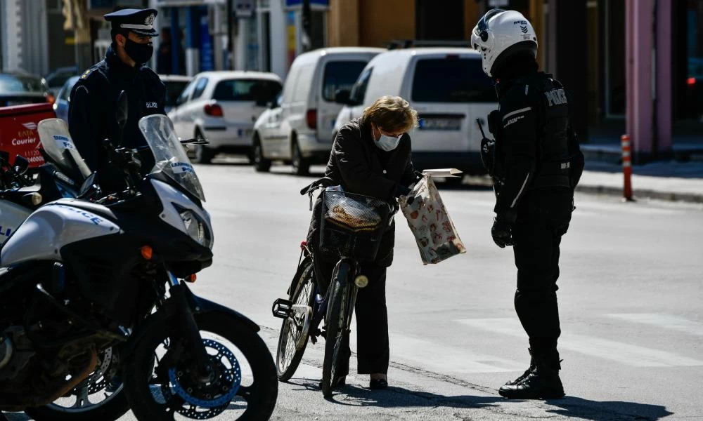 Εντατικοί έλεγχοι για τα μέτρα: 1.113 πρόστιμα των 300 ευρώ και 5 συλλήψεις